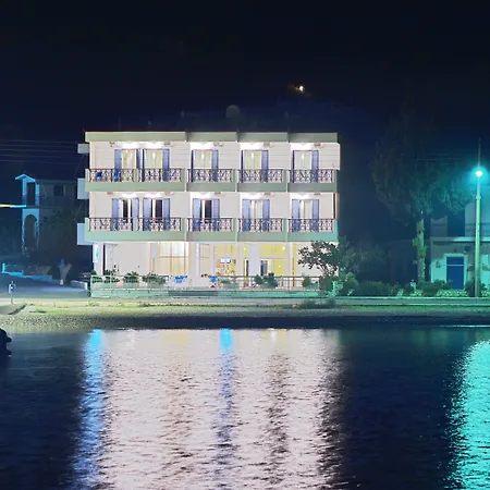 Blue Sea מלון Tirós