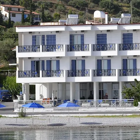 Blue Sea מלון 2*