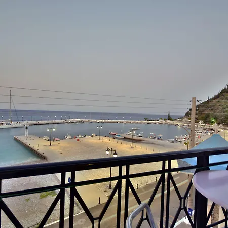 Blue Sea מלון Tirós